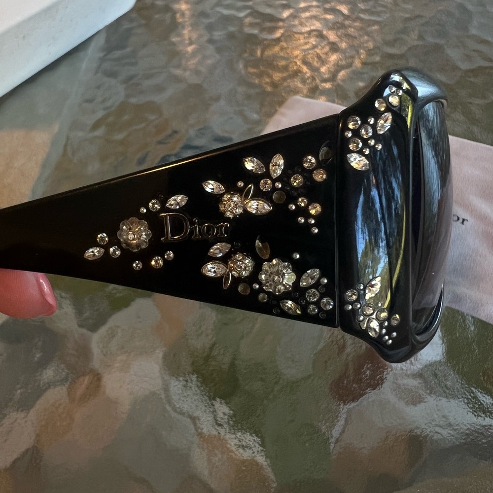 vintage oversized Dior Sunglasses with Crystal - Picture 6 of 7